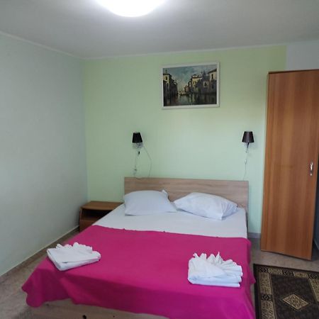 Vila Robert Hotell Schitu Exteriör bild